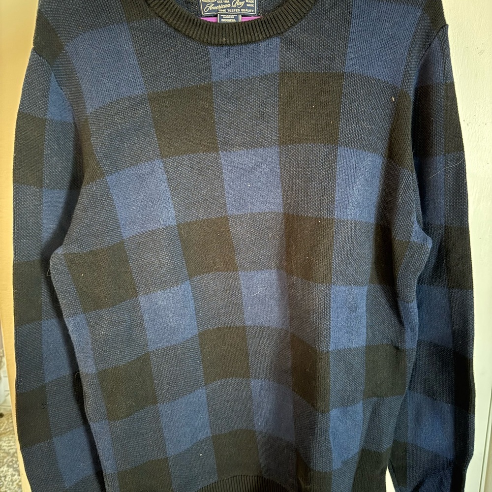American Rag Blue and Black Plaid Crewneck Sweater